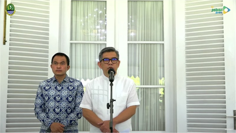 foto/ Konferensi Pers Kepulangan Gubernur Jawa Barat Ke Indonesia/ tangkapan layar : Jabar Prov Tv