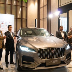 Jaguar Land Rover Pamerkan Line Up Mobil Listrik Terbarunya
