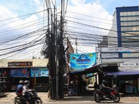 Pantas Internet Mahal, Izin Tarik Kabel Belasan Juta Rupiah