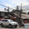 Wajah Pinggir Jakarta, Kabel Semrawut Merajalela