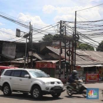 Wajah Pinggir Jakarta, Kabel Semrawut Merajalela