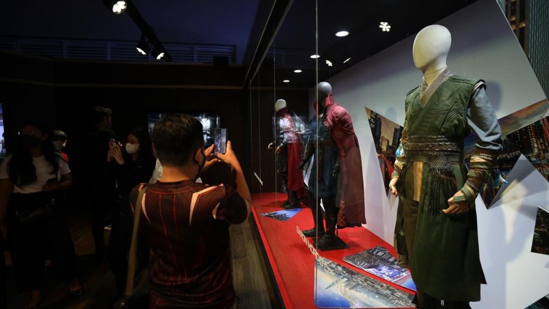 Kostum Superhero Marvel di Jakarta (CNBC Indonesia/Tri Susilo)
