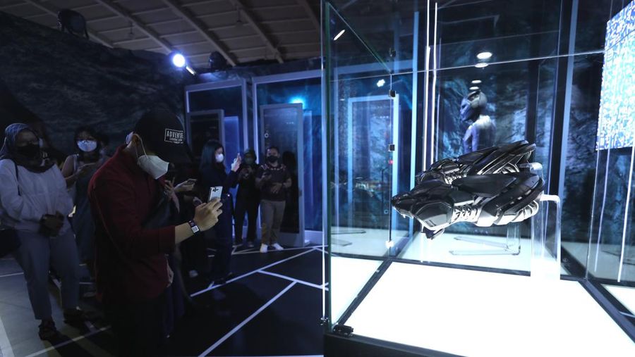 Kostum Superhero Marvel di Jakarta (CNBC Indonesia/Tri Susilo)