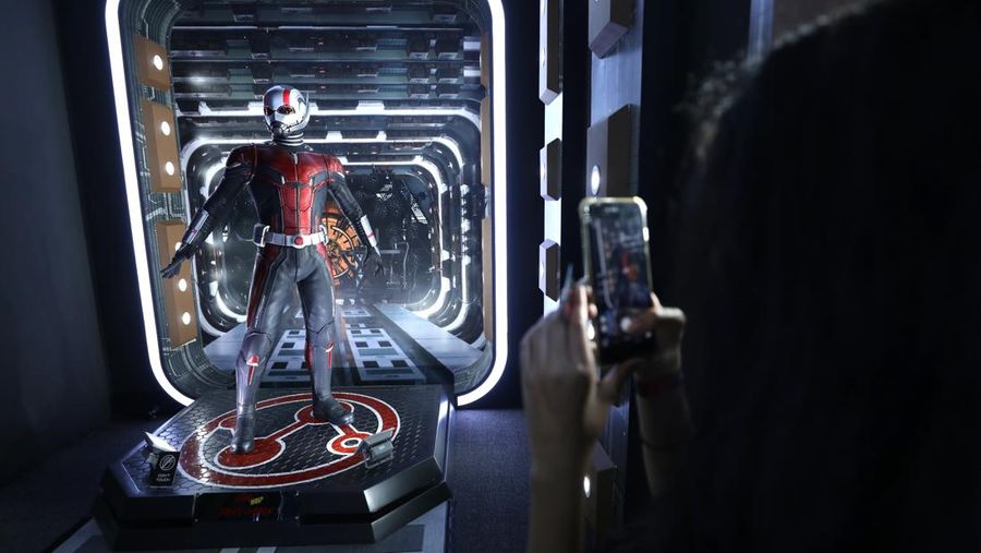 Kostum Superhero Marvel di Jakarta (CNBC Indonesia/Tri Susilo)