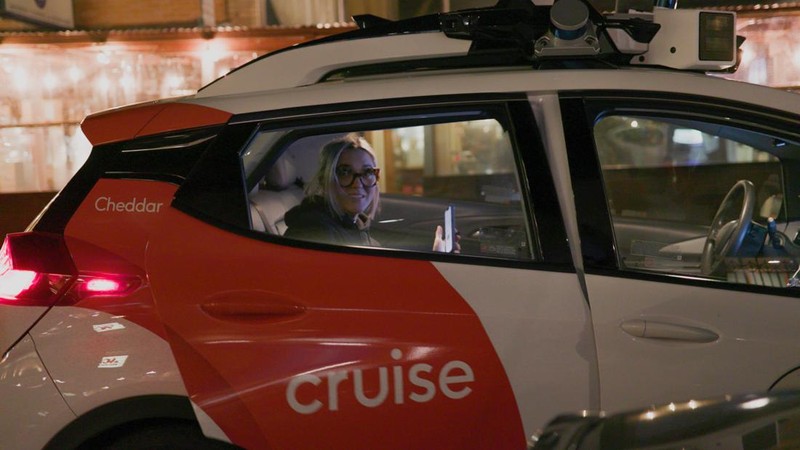 05 November 2019, US, San Francisco: A robot car of the General Motors subsidiary Cruise is on a test drive. Photo: Andrej Sokolow/dpa (Photo by Andrej Sokolow/picture alliance via Getty Images)