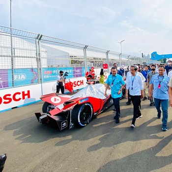Jokowi Nonton Langsung Balap Mobil Listrik Formula E Jakarta