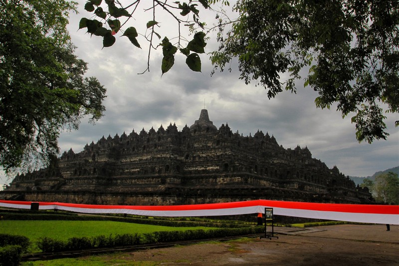 Hari Waisak di Candi Borobudur Biksu Buddha melakukan persembahyangan di Candi Borobudur saat Hari Raya Waisak di Magelang, Jawa Tengah, Minggu (29/6/2022). (Photo by AGUNG SUPRIYANTO / AFP)