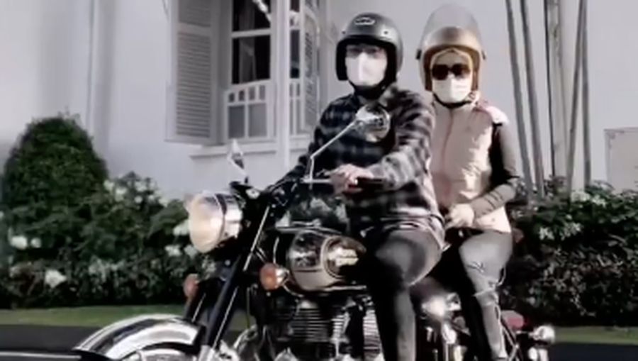 Istri Gubernur Jawa Barat Ridwan Kamil, Atalia Praratya, mengunggah sebuah video yang menunjukkan momen kebersamaan dirinya bersama almarhum putra sulungnya, Emmeril Kahn Mumtadz atau Eril. (Tangkaopan Layar via Instagram @ataliapr)