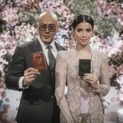 Pernikahan Deddy Corbuzier Sempat Terganjal Bukti Mualaf