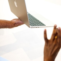 3 Macbook Masuk Daftar Perangkat Komputer Apple Jadul
