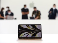 Komputer Tak Laku Meski Diskon Besar, Macbook Paling Jeblok