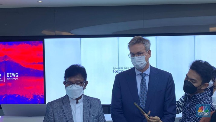 Menteri Kominfo, Johnny Plate dalam Bilateral MeetingĀ dengan Duta Besar Uni Eropa Menteri Kominfo, Johnny Plate dalam Bilateral Meeting dengan Duta Besar Uni Eropa