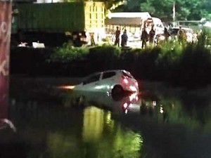 Cara Keluar dari Mobil yang Tenggelam, Begini Studinya