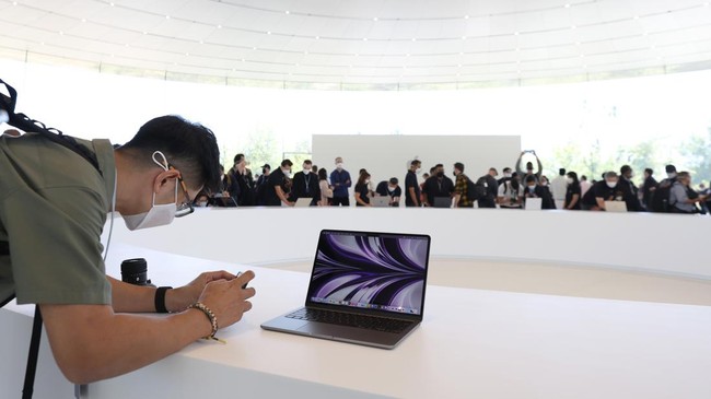 Laptop Apple Paling Laku Tiba-Tiba Hilang, Naik Harga Gila-gilaan