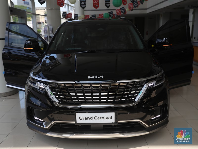 KIA Grand Carnival. Mobil ini menjadi satu-satunya MPV yang mampu menampung 11 penumpang. (CNBC Indonesia/Muhammad Sabki) KIA Grand Carnival. Mobil ini menjadi satu-satunya MPV yang mampu menampung 11 penumpang. (CNBC Indonesia/Muhammad Sabki)