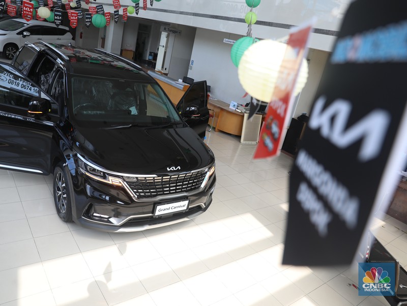 KIA Grand Carnival. Mobil ini menjadi satu-satunya MPV yang mampu menampung 11 penumpang. (CNBC Indonesia/Muhammad Sabki) KIA Grand Carnival. Mobil ini menjadi satu-satunya MPV yang mampu menampung 11 penumpang. (CNBC Indonesia/Muhammad Sabki)