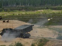 Perbandingan HIMARS AS Vs Sistem Rudal China, Siapa Unggul?