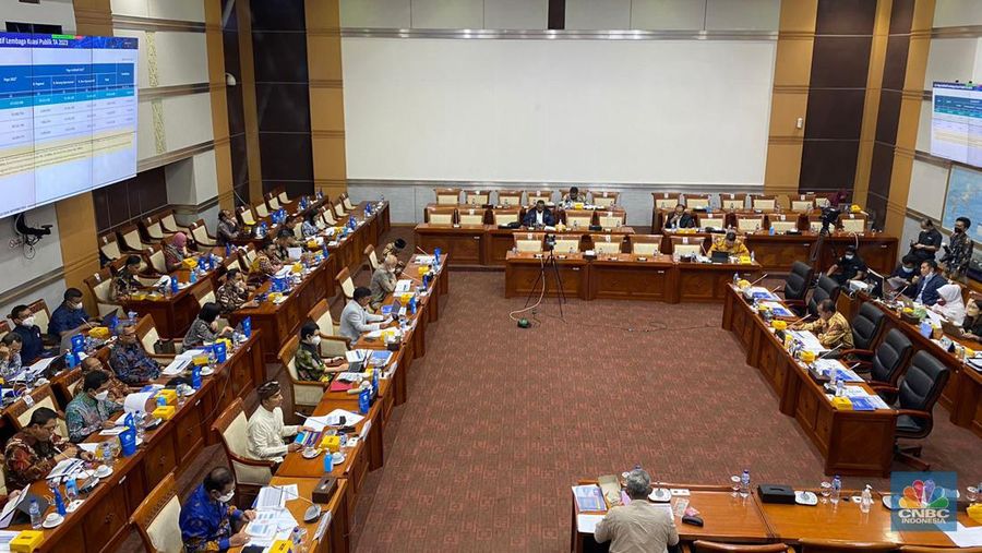 Rapat Kerja Komisi I DPR dengan Menteri Kominfo, Rabu (8/6/2022)