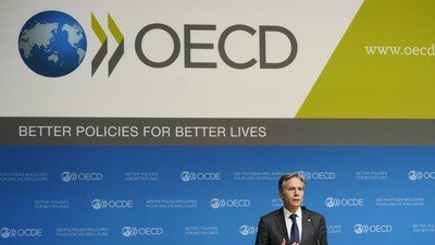 Sekretaris Negara Antony Blinken berbicara selama konferensi pers dengan Mathias Cormann, Sekretaris Jenderal Organisasi untuk Kerjasama Ekonomi dan Pembangunan, pada Pertemuan Dewan Menteri OECD, Rabu, 6 Oktober 2021, di Paris. (Foto AP/Patrick Semansky, Kolam Renang) Sekretaris Negara Antony Blinken berbicara selama konferensi pers dengan Mathias Cormann, Sekretaris Jenderal Organisasi untuk Kerjasama Ekonomi dan Pembangunan, pada Pertemuan Dewan Menteri OECD, Rabu, 6 Oktober 2021, di Paris. (Foto AP/Patrick Semansky, Kolam Renang)