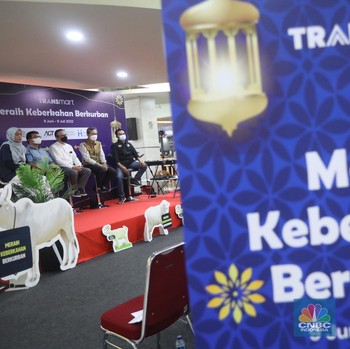 Sambut Idul Adha, Transmart Gelar Tebar Qurban 2022