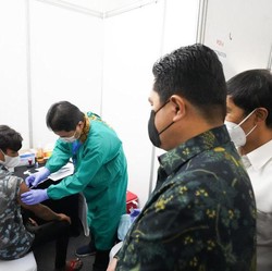 Angka Vaksinasi Tembus 400 Juta, Lalu Vaksin BUMN Buat Siapa?