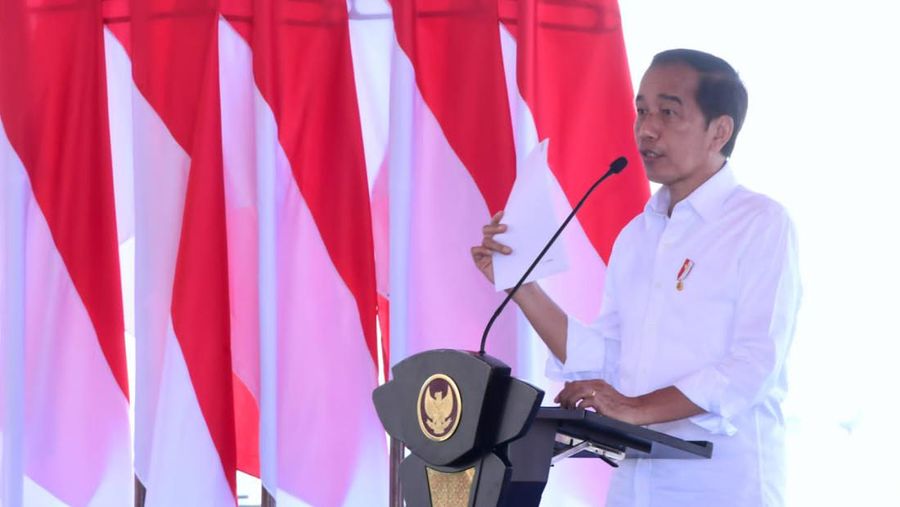Presiden saat meresmikan pembukaan Pertemuan Puncak Gugus Tugas Reforma Agraria (GTRA Summit) 2022 di Marina Togo Mowondu, Kabupaten Wakatobi, Provinsi Sulawesi Tenggara, pada Kamis, 9 Juni 2022. (Dok: Biro Pers Sekretariat Presiden)