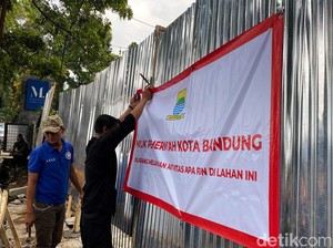 Menanti Ketegasan Pemkot Bandung di Kasus Bangunan Halangi Rumah