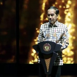 Harga Pangan 'Meledak', Jokowi Ingatkan Pengusaha Hati-Hati