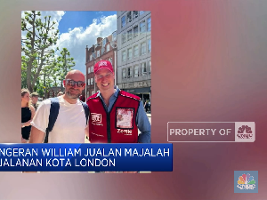 Pangeran William Jualan Majalah di Jalanan Kota London