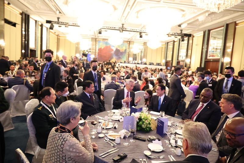 Menteri Pertahanan RI Prabowo Subianto berbincang akrab dengan beberapa pemimpin dunia di acara International Institute for Strategic Studies (IISS) Shangri-La Dialogue 2022 19th Asia Security Summit Menteri Pertahanan RI Prabowo Subianto berbincang akrab dengan beberapa pemimpin dunia di acara International Institute for Strategic Studies (IISS) Shangri-La Dialogue 2022 19th Asia Security Summit.
