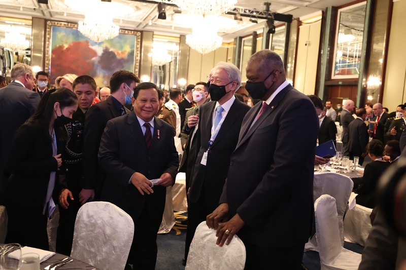 Menteri Pertahanan RI Prabowo Subianto berbincang akrab dengan beberapa pemimpin dunia di acara International Institute for Strategic Studies (IISS) Shangri-La Dialogue 2022 19th Asia Security Summit Menteri Pertahanan RI Prabowo Subianto berbincang akrab dengan beberapa pemimpin dunia di acara International Institute for Strategic Studies (IISS) Shangri-La Dialogue 2022 19th Asia Security Summit.