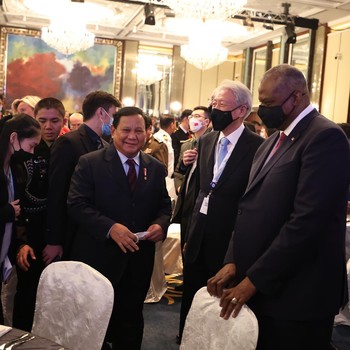 Momen Akrab Prabowo Bertemu Menhan Dunia