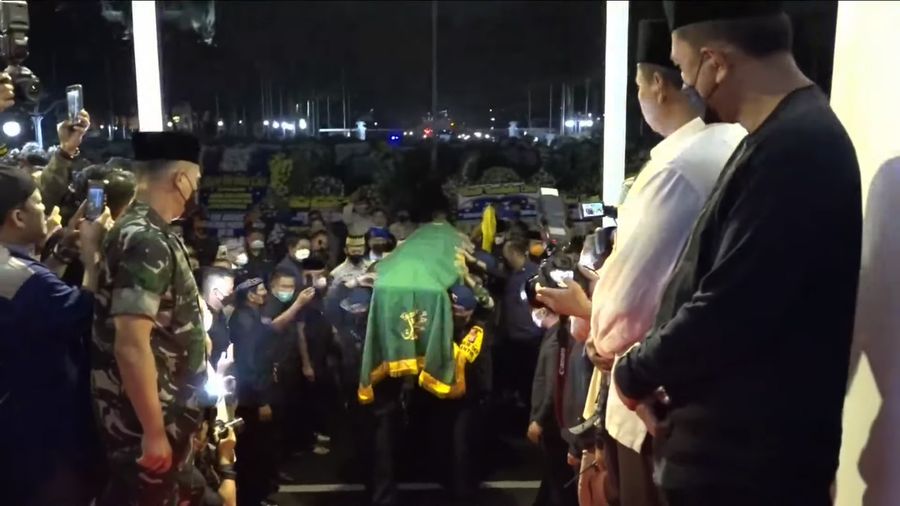 Rumah Duka Emmeril Kahn Mumtadz bin Mochamad Ridwan Kamil. (Tangkapan Layar Youtube))