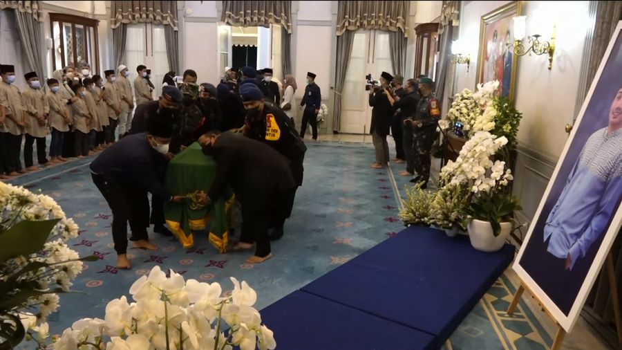 Rumah Duka Emmeril Kahn Mumtadz bin Mochamad Ridwan Kamil. (Tangkapan Layar Youtube))