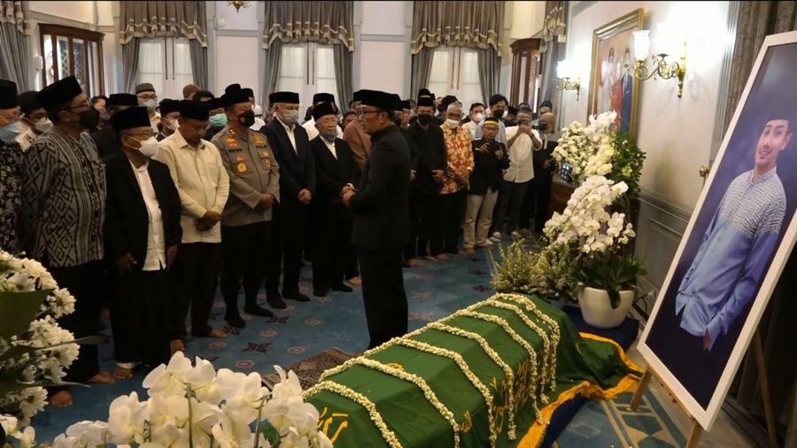 Rumah Duka Emmeril Kahn Mumtadz bin Mochamad Ridwan Kamil. (Tangkapan Layar Youtube))