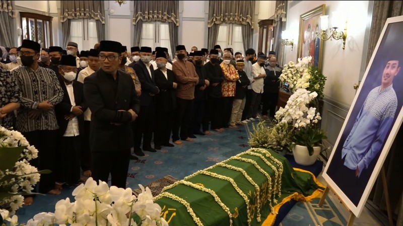 Rumah Duka Emmeril Kahn Mumtadz bin Mochamad Ridwan Kamil. (Tangkapan Layar Youtube))