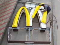 Perang Dagang Trump Terus Makan Korban Baru: McDonald's