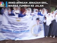 Iring-iringan Jenazah Eril, Warga Tumpah Ke Jalan