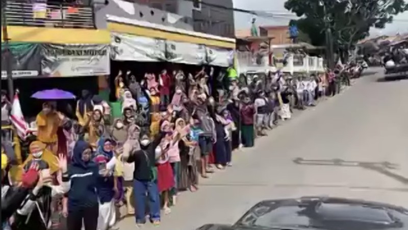 Jelang Prosesi Pemakaman Alm. Emmeril Kahn Mumtadz bin Mochamad Ridwan Kamil. (Tangkapan Layar Youtube Humas Jabar)