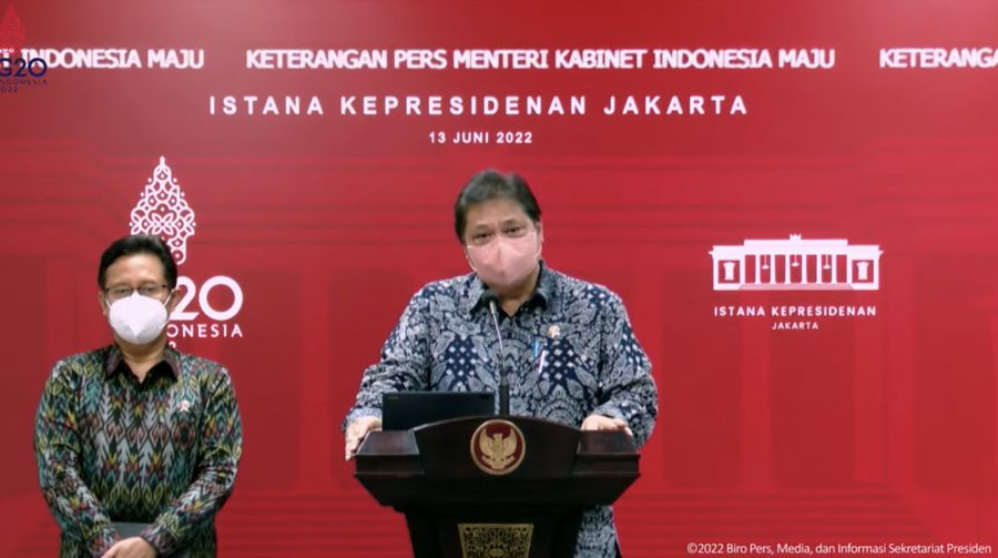 Menko Perekonomian Airlangga Hartarto dalam konfrensi PersTerkait Rapat Terbatas Evaluasi PPKM, Kantor Presiden, 13 Juni 2022  (Tangkapan Layar Youtube Sekretariat Presiden)