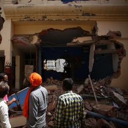 Nasib Muslim di India: Bisnisnya Dimatikan & Karyawan Dipecat
