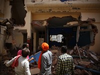 Nasib Muslim di India: Bisnisnya Dimatikan & Karyawan Dipecat