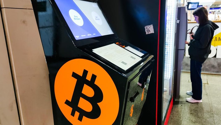 ATM Bitcoin di Krakow, Polandia, Senin (30/5/2022). (Photo by Beata Zawrzel/NurPhoto via Getty Images)