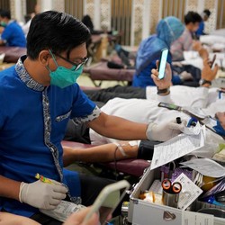 Simak Manfaat, Tips, Hingga Syarat Donor Darah