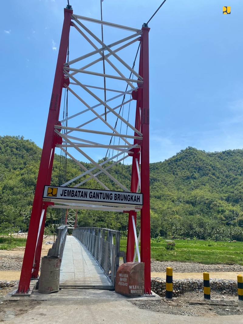 Jembatan Gantung di Provinsi Jawa Timur Jembatan Gantung di Provinsi Jawa Timur (Dok. Kementerian PUPR)
