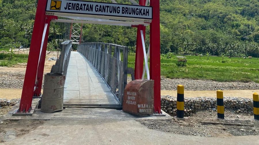 Jembatan Gantung di Provinsi Jawa Timur (Dok. Kementerian PUPR)