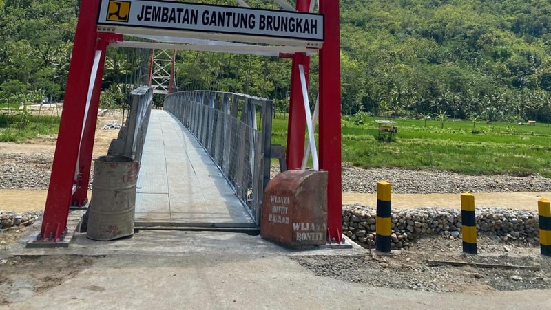 Jembatan Gantung di Provinsi Jawa Timur (Dok. Kementerian PUPR)