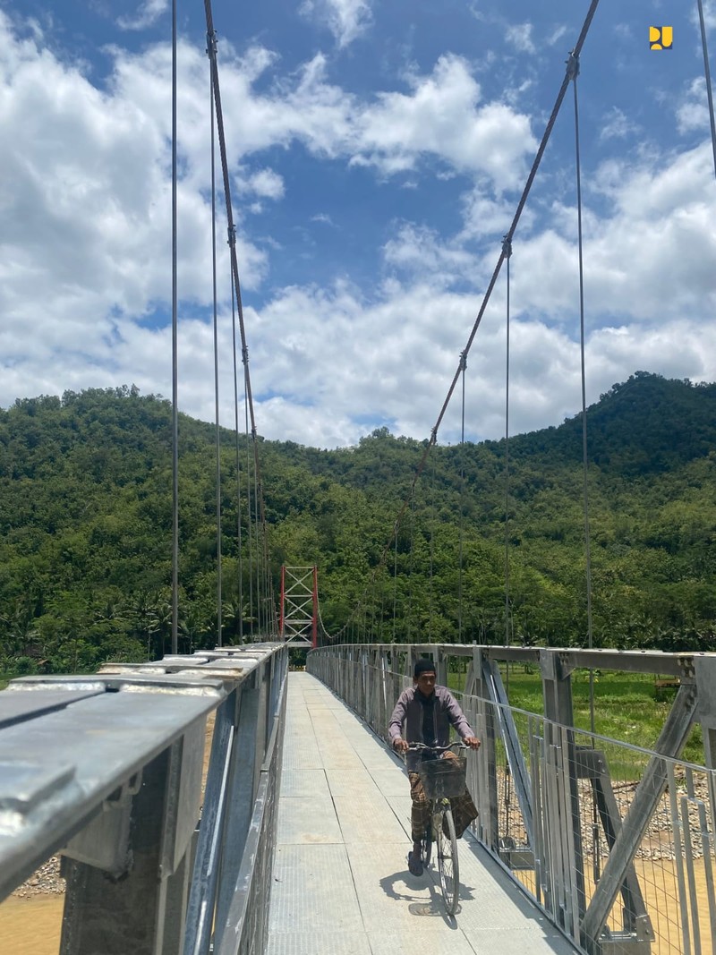 Jembatan Gantung di Provinsi Jawa Timur Jembatan Gantung di Provinsi Jawa Timur (Dok. Kementerian PUPR)
