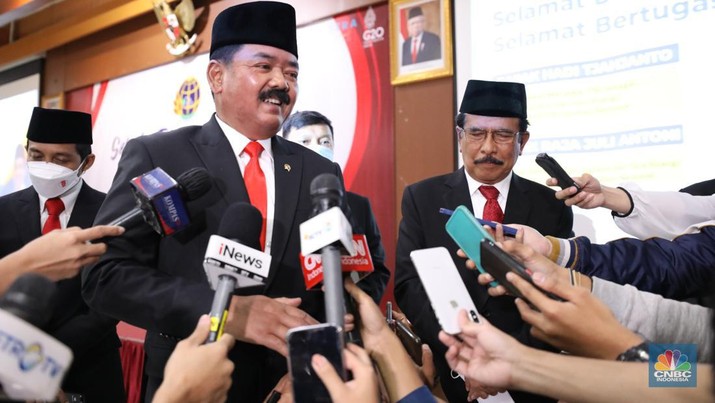 Menteri Agraria dan Tata Ruang/Kepala Badan Pertanahan Nasional (ATR/BPN), Hadi Tjahjanto Menteri Agraria dan Tata Ruang/Kepala Badan Pertanahan Nasional (ATR/BPN), Hadi Tjahjanto. (CNBC Indonesia/ Tri Susilo)