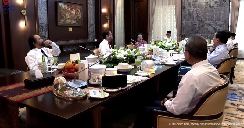 Persiden Joko Widodo makan siang bersama para ketua umum partai koalisinya di Istana Kepresidenan Jakarta. (Tagkapan Layar Youtube Sekretariat Presiden)